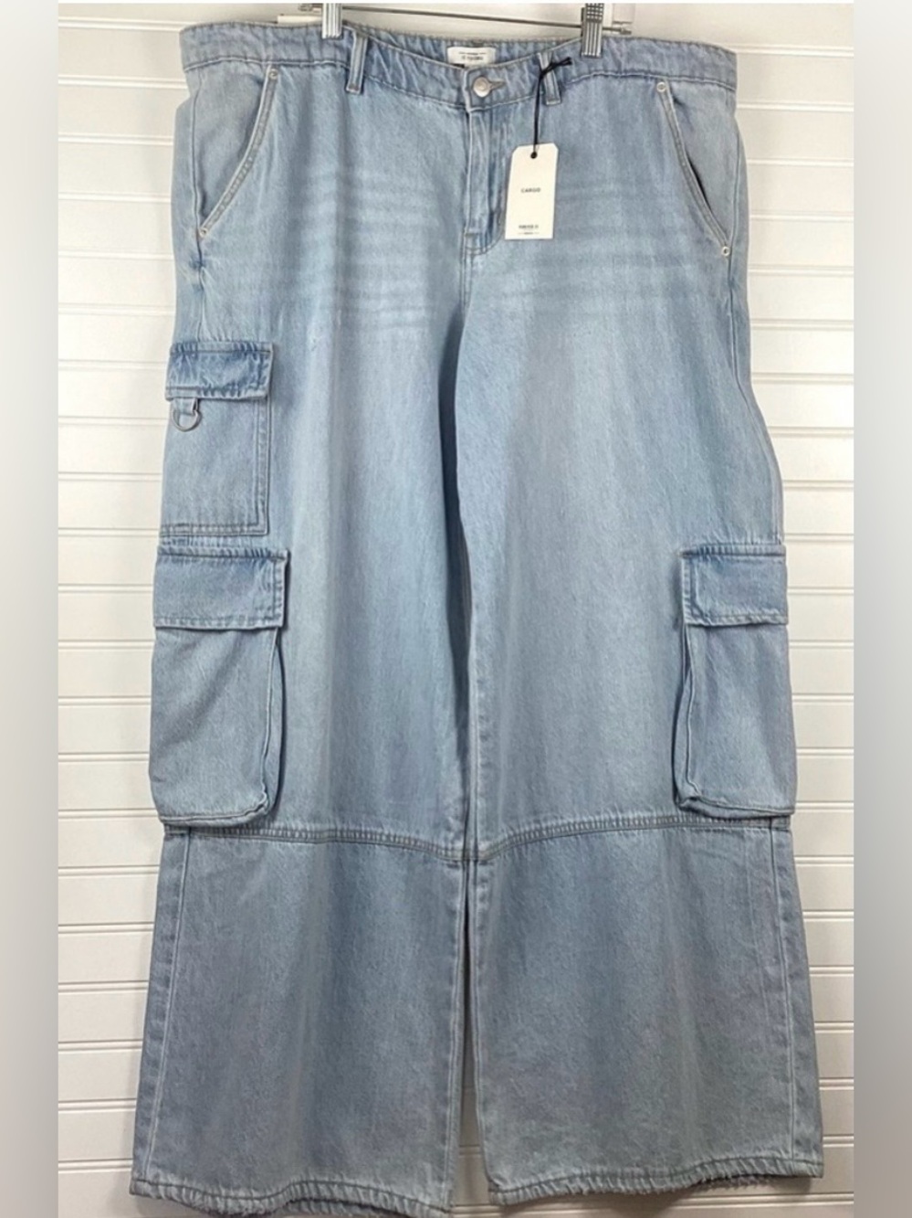 Forever 21 NWT cargo Pants 5 pockets Wide Legs Baggy Jeans Size 31